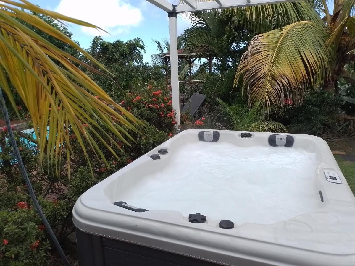 Le Diamant Charmante Villa Pour La Famille Ou Entre Amis Spa Et Piscine ภายนอก รูปภาพ